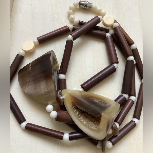 handmade new vintage Horn beaded necklace - Picture 2 of 12